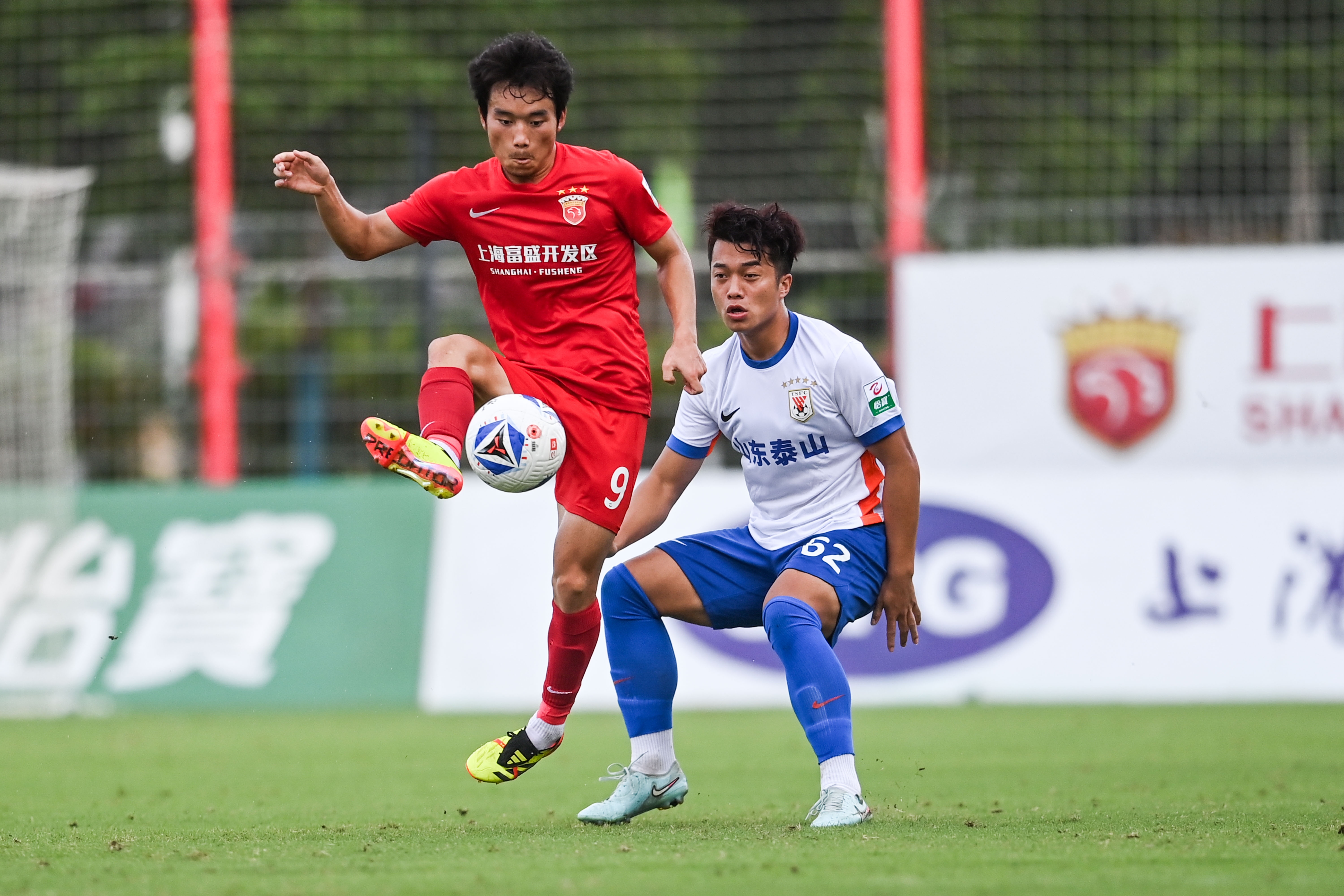 体育直播-包含清晨国王杯传出新动向，上海海港强势反弹，管理层表态——底气十足，控场能力受关注的词条